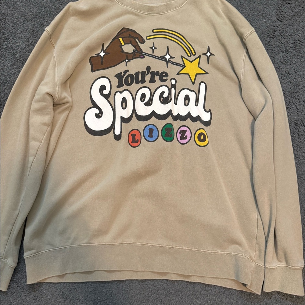 Lizzo “Special” Tour Exclusive Tan Crewneck Sz XL